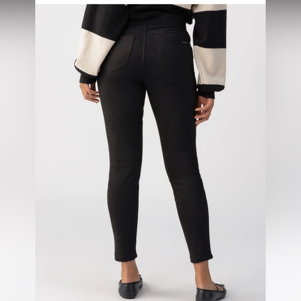 NWT Sanctuary /
FAUX SUEDE RUNWAY HIGH RISE LEGGING BLACK - Picture 2 of 16